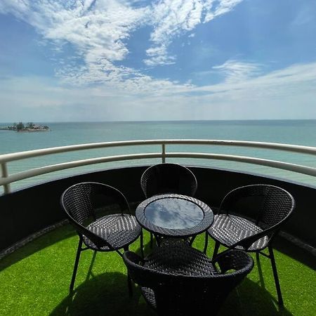 Апартаменти The Arena Tanjung Tuan Порт-Діксон Екстер'єр фото
