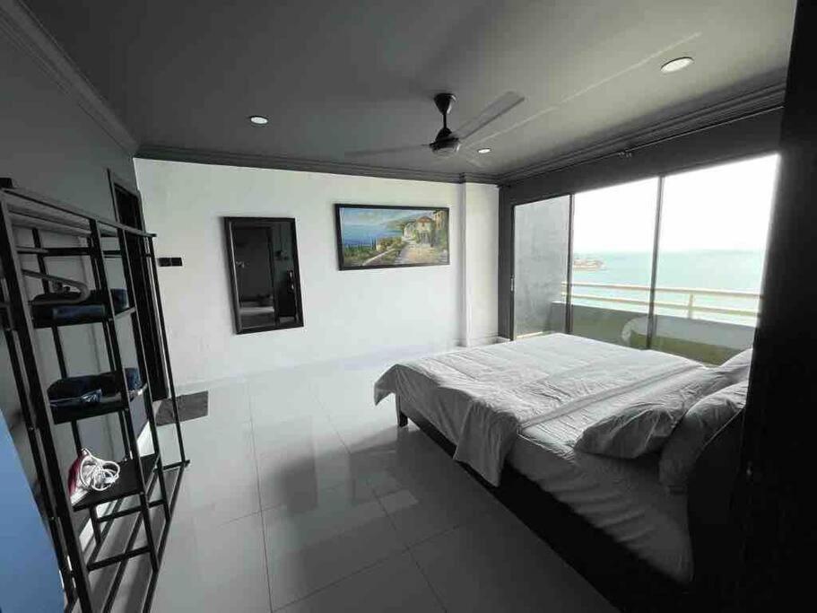 Апартаменти The Arena Tanjung Tuan Порт-Діксон Екстер'єр фото