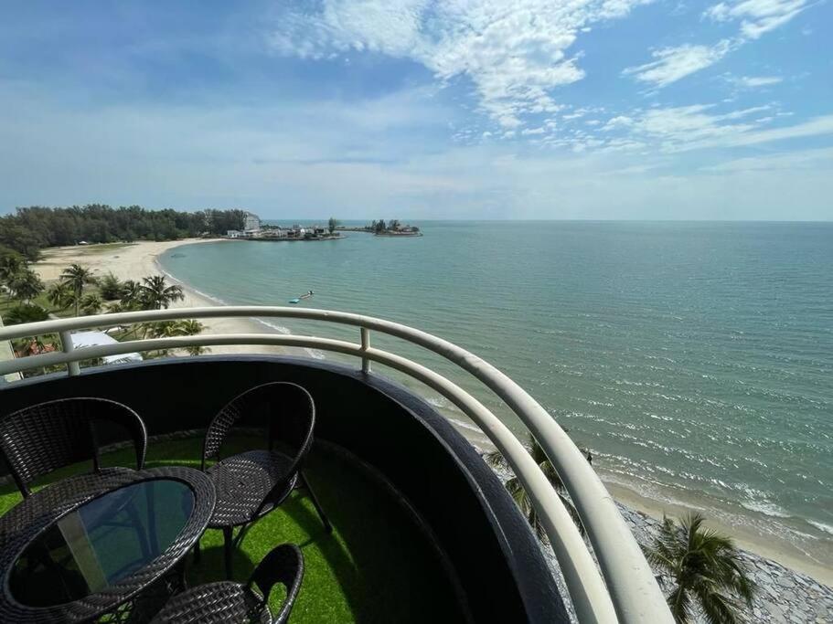 Апартаменти The Arena Tanjung Tuan Порт-Діксон Екстер'єр фото